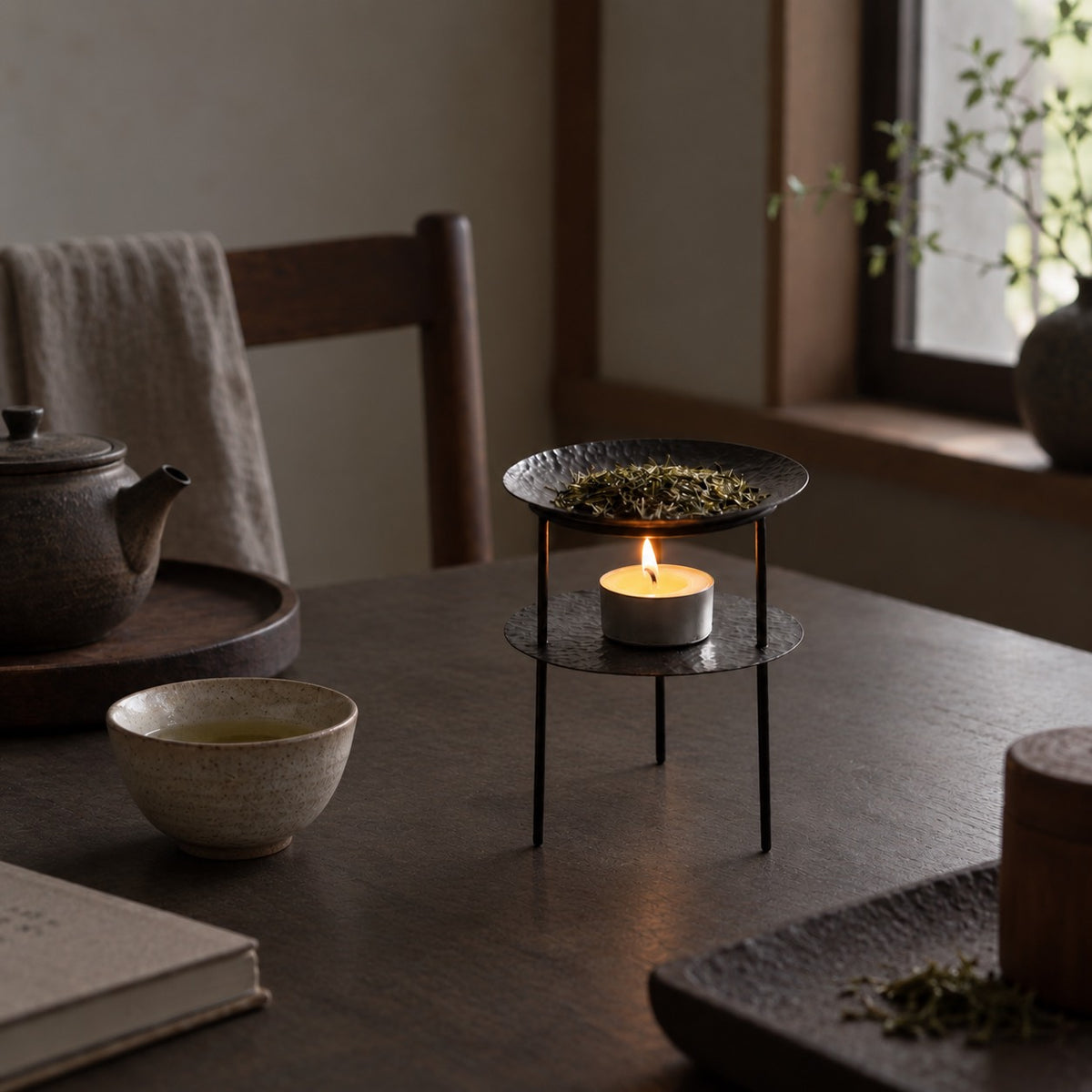 暮らしの中にある鉄の茶香炉